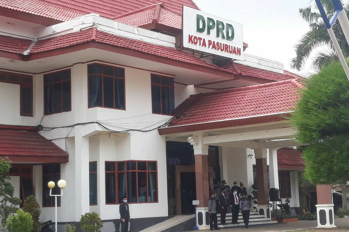 Jejeb Resmi Menjabat Anggota DPRD Kota Pasuruan, Politisi Senayan Titip Pesan Kepadanya