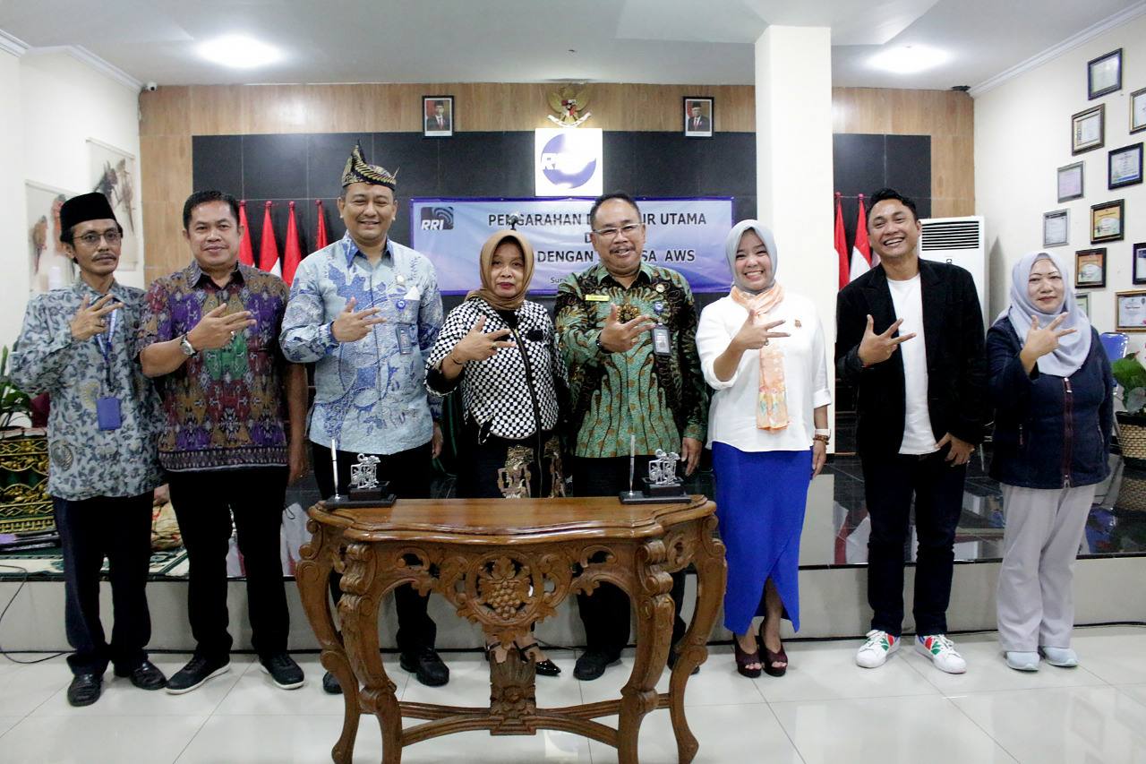 Untuk Penguatan Konten Digital, RRI Surabaya Gandeng STIKOSA - AWS Dan Tandatangani MOU
