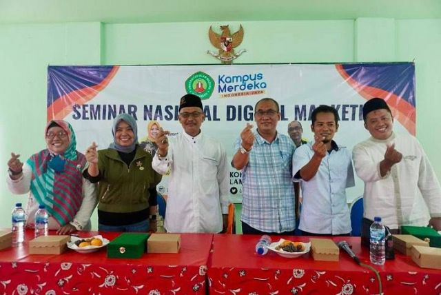 Dua Universitas Dari Pulau Berbeda Menjalin Kerjasama Diselingi Seminar Oleh Skretaris PWI Jatim