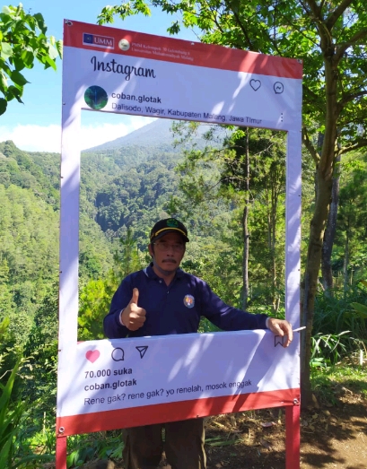 Angkat Rating Pengunjung Di Coban Glotak, Mahasiswa UMM BangunSpot Selfi 