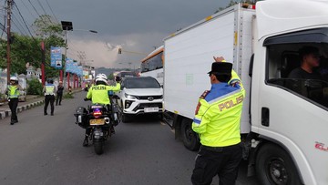 Puncak Arus Mudik di Jalur Selatan Jawa Barat: Limbangan Jadi 'Hotspot' Kemacetan Parah