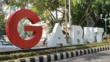 Pengalihan Arus Lalu Lintas Malam Takbiran di Garut: Area Pengkolan Berlaku Car Free Night