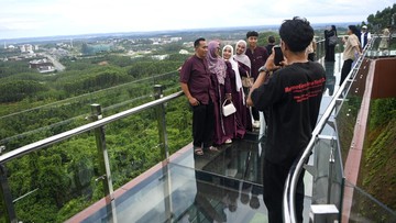 Pemandangan Spektakuler Ibu Kota Nusantara: Jembatan Kaca Jadi Magnet Wisatawan Saat Libur Idulfitri