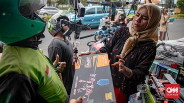 Magnet Mainan Pasar Gembrong: Titik Temu Angpao Lebaran dan Kebahagiaan Anak