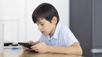 Regulasi Baru Dunia Maya: Dunia Pendidikan Swasta Jabar Sambut Positif PP No. 17 Tahun 2025 Perlindungan Anak