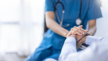 Ancaman Senyap GERD Pasca-Lebaran: Mengapa Cokelat dan Keju Jadi Pemicu Utama?