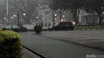 Waspada! BMKG Ungkap Faktor Pemicu Hujan Deras di Jawa Barat Pekan Ini