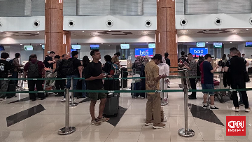 Tren positif juga terlihat pada pergerakan pesawat yang mencapai 5.020 penerbangan, atau naik 8 persen dibanding tahun lalu. (FOTO:CNNIndonesia/ Farid).