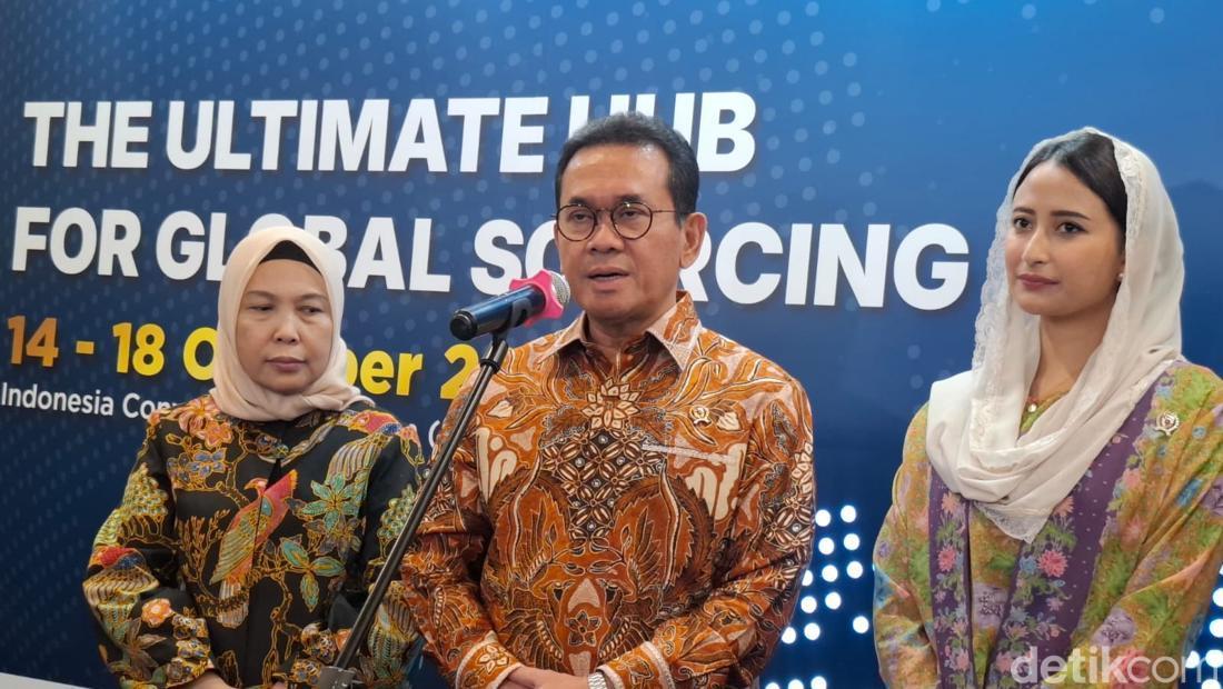 Mendag Jamin Impor Baju Bekas Cacah AS Tak Rembes ke Pasar, Industri Tekstil Beri Catatan